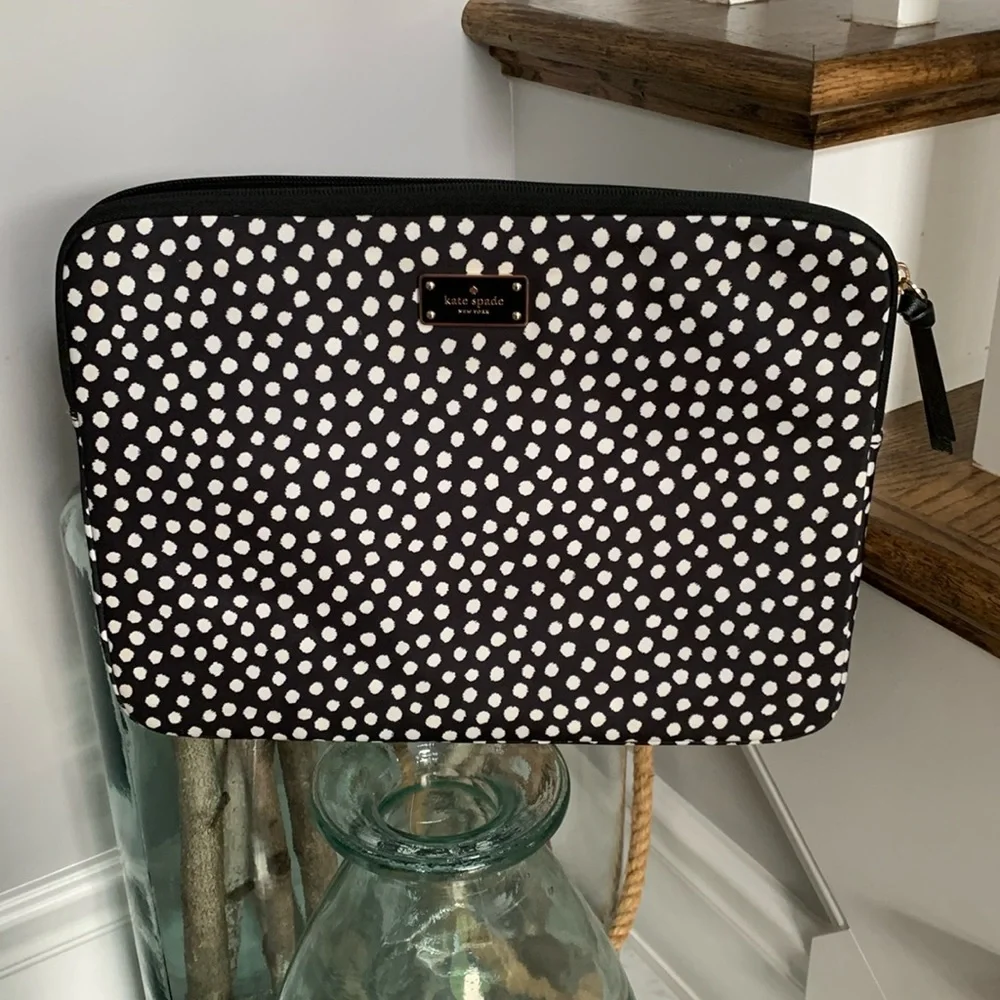Kate Spade Computer Sleeve - Picture 4 of 12